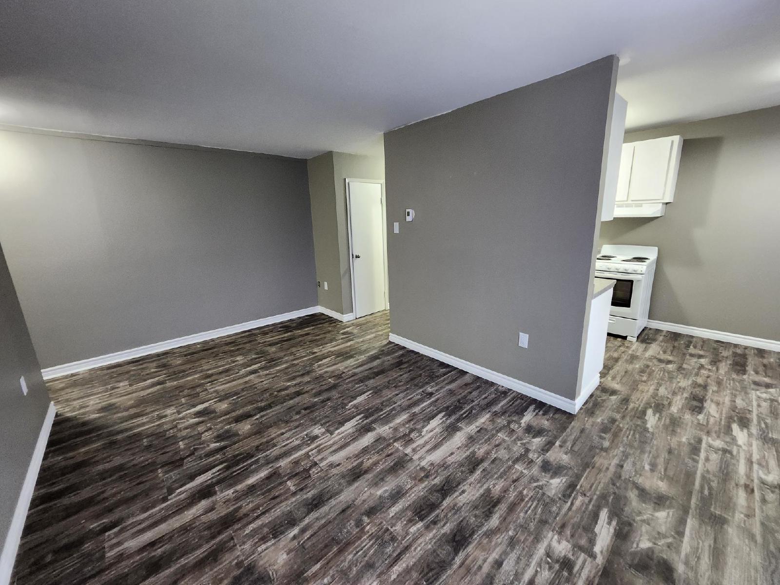 7 Reading Crescent - 10 property image