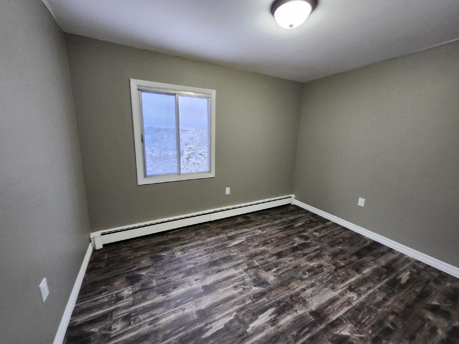 7 Reading Crescent - 10 property image